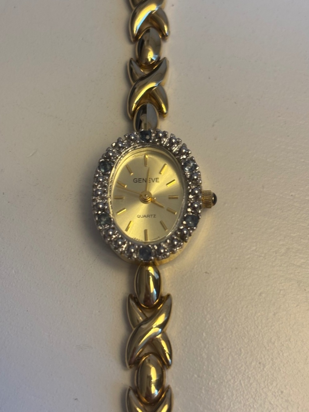 Geneve Gold Tone Ladies Watch Blue Accent Stones – Needs Stone Reset Not Working